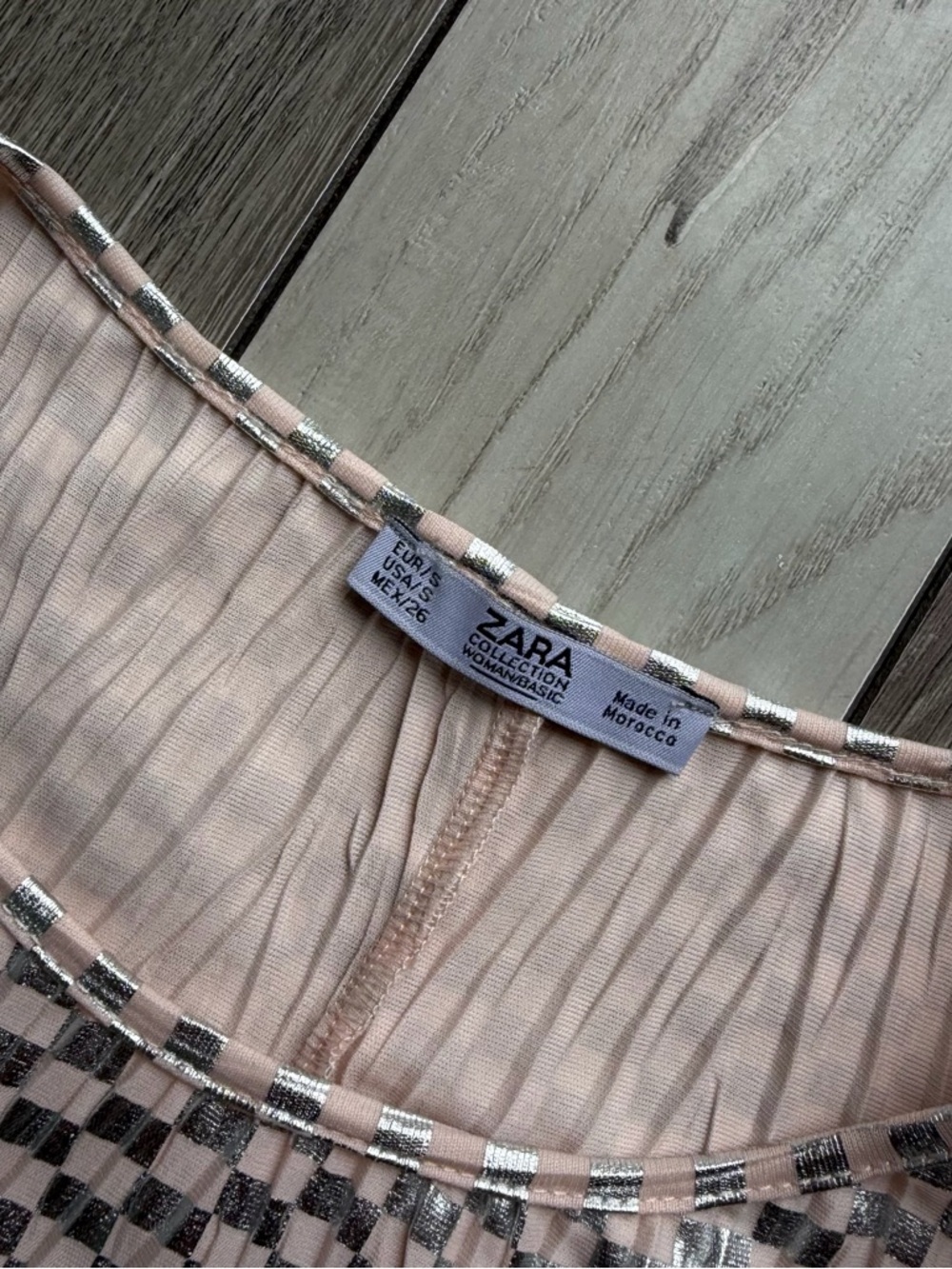 ZARA shiny pink and silver top with ruffled sleeves. - Picture 2 of 5